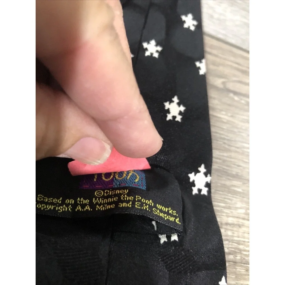 Disney Winnie the Pooh Christmas Tie Mens OS Black Excellent Silk Holiday Tigger